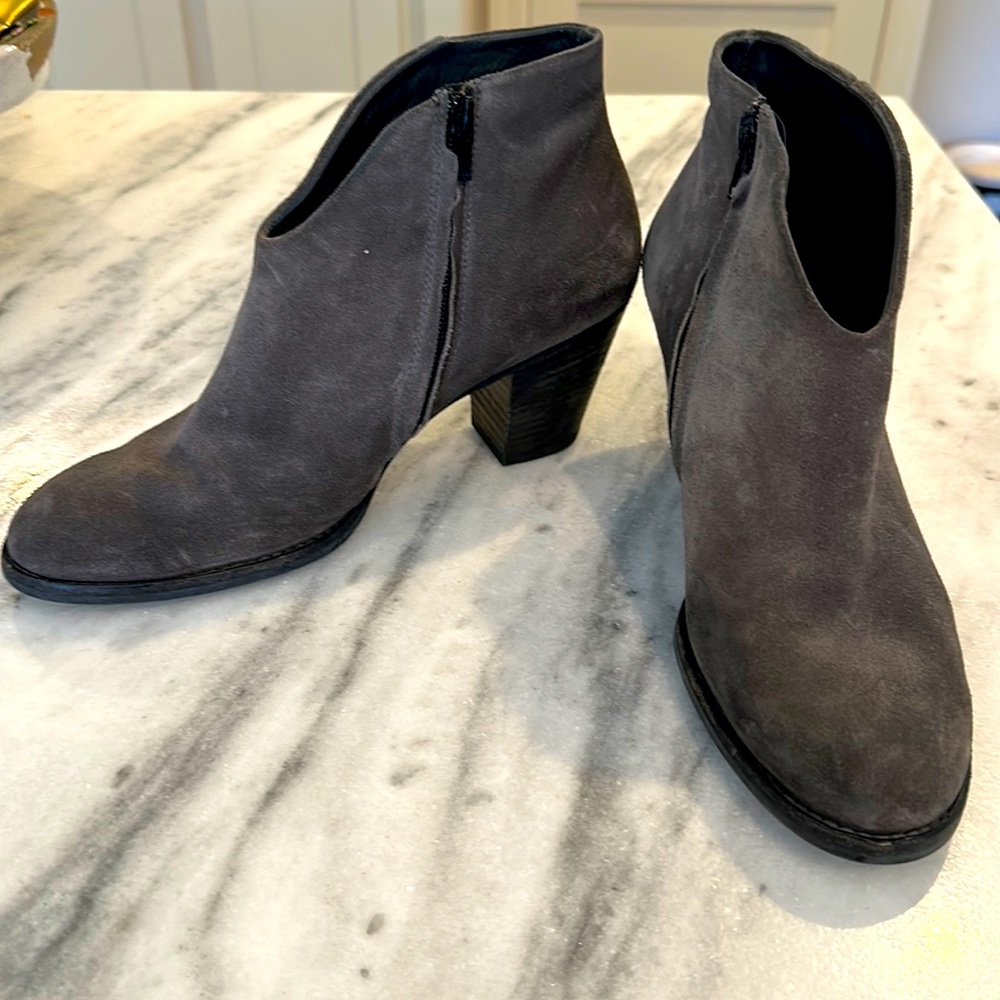 Paul Green Distressed GrayWestern Scallop Boots